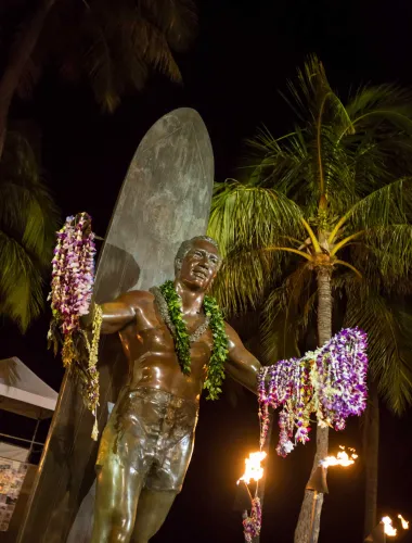 Statue of Duke Kahanamoku on Kūhiō Beach in Honolulu, Hawaiʻi