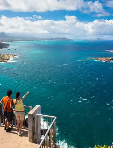 Visitors at Makapu‘u Lookout on the Windward Coast of Oʻahu in Hawaiʻi
