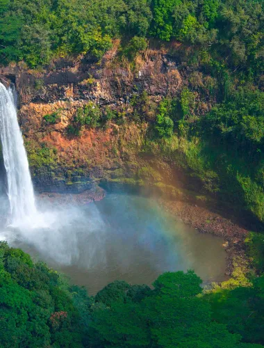 Stunning view of Wailua Falls near Līhuʻe on Kauaʻi in Hawaiʻi