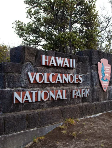Sign to Hawaiʻi Volcanoes National Park on the island of Hawaiʻi