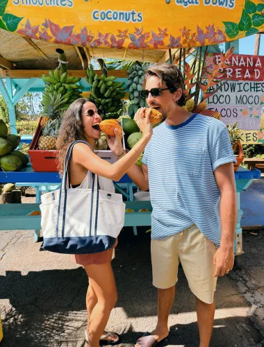 Couple at a local farm stand on Maui in Hawaiʻi