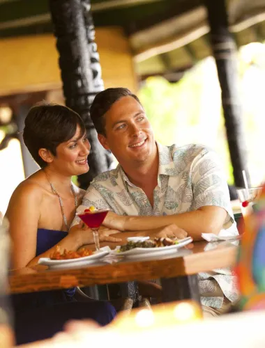 A romantic dinner and cocktails at a Molokai restaurant
