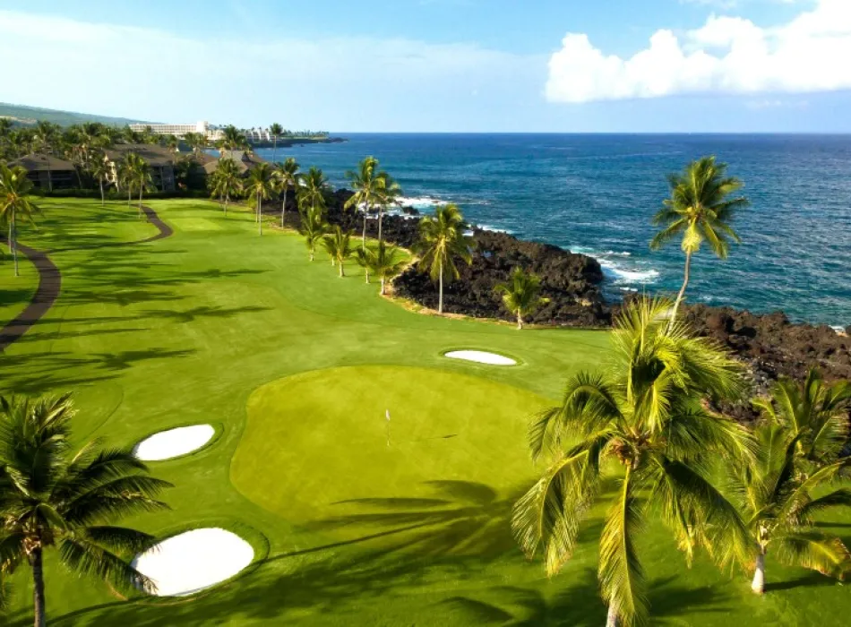 Our second par 3 that runs along the ocean