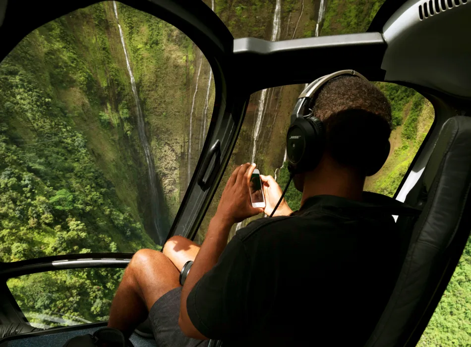 Helicopter tour along the Kohala Coast on the island of Hawaiʻi