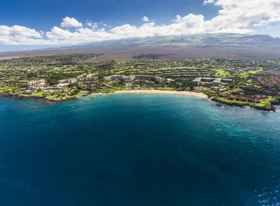 Aerial view of Wailea Beach from a helicopter tour on Maui in Hawaiʻi