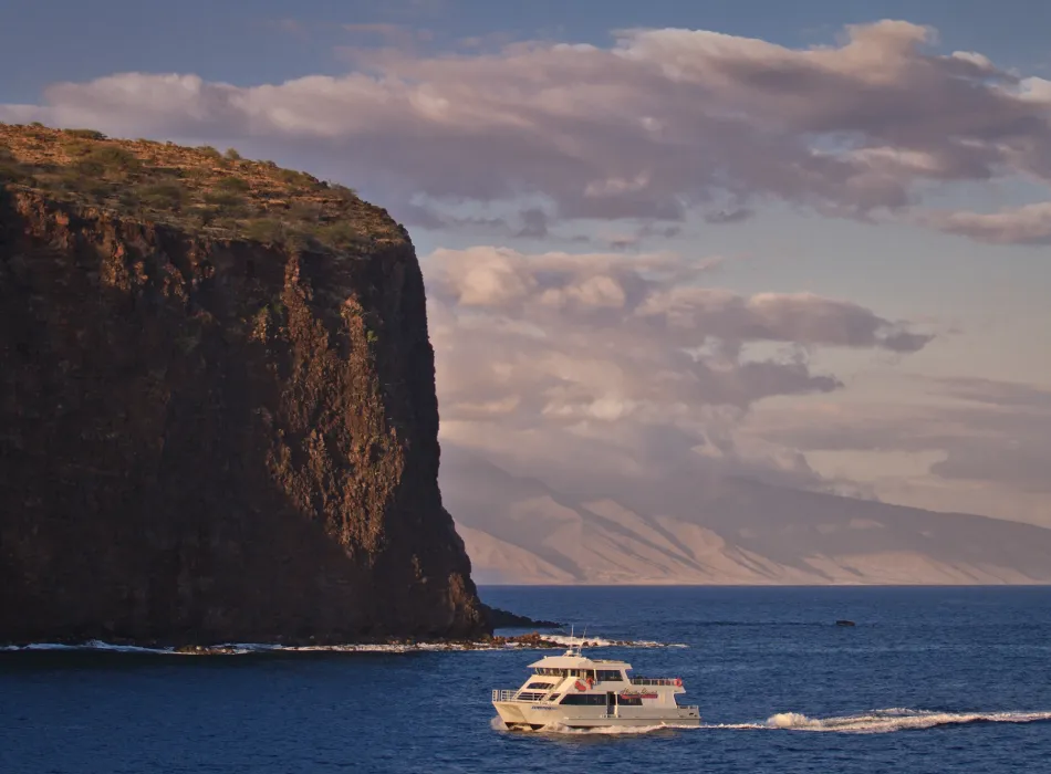 Boating expedition off the southern coast of Lānaʻi in Hawaiʻi